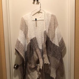 Torrid blanket Kimono. Cream, oatmeal and taupe